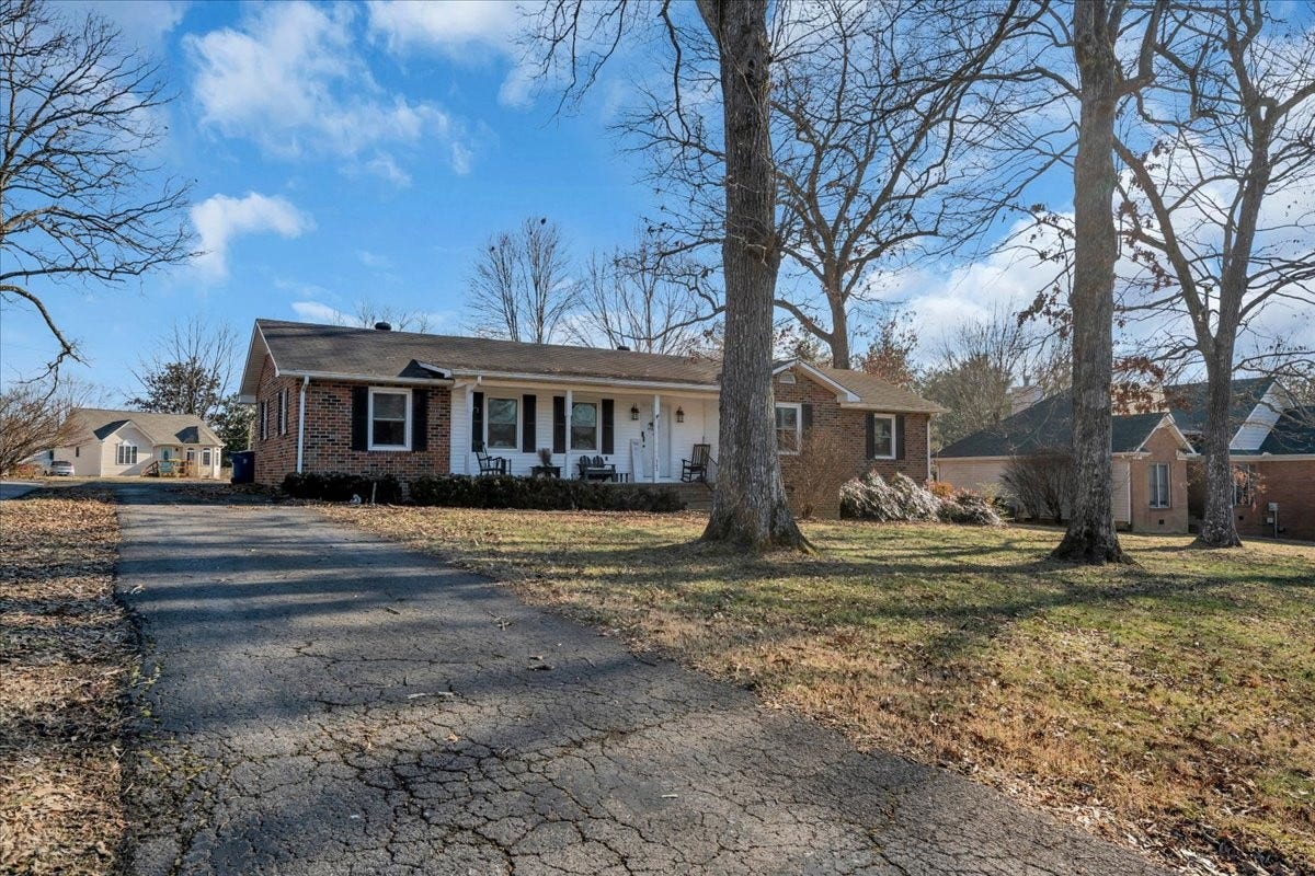 202 Mortons Lake Rd, Manchester, TN 37355 202 Mortons Lake Rd, Manchester, TN 37355