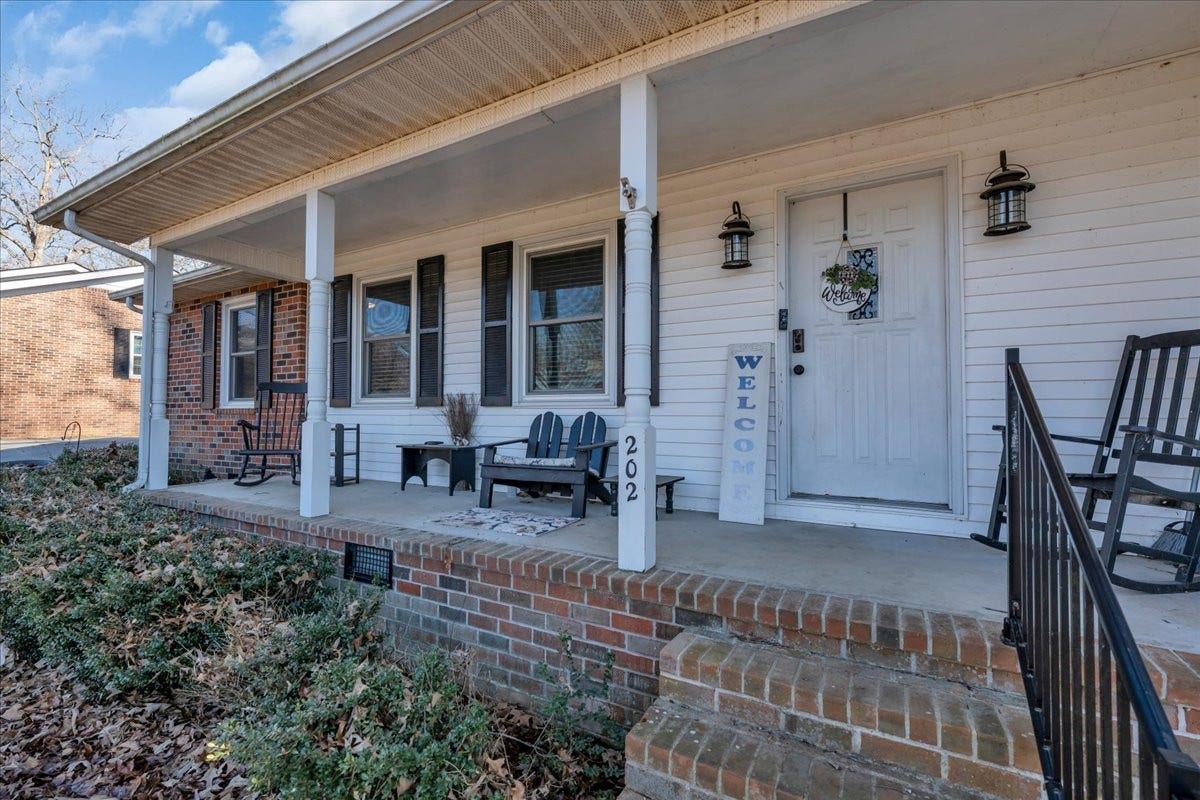 202 Mortons Lake Rd, Manchester, TN 37355 202 Mortons Lake Rd, Manchester, TN 37355
