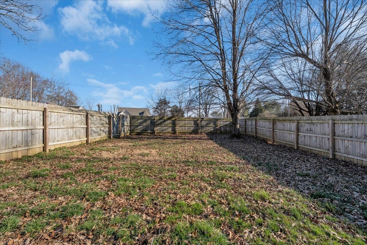 202 Mortons Lake Rd, Manchester, TN 37355 202 Mortons Lake Rd, Manchester, TN 37355