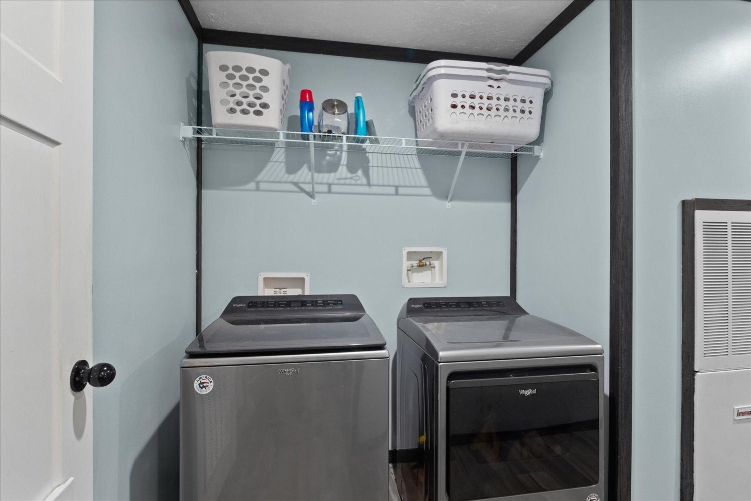 1416 S High St, Columbia, TN 38401 Laundry Room, Washer & Dryer Stay