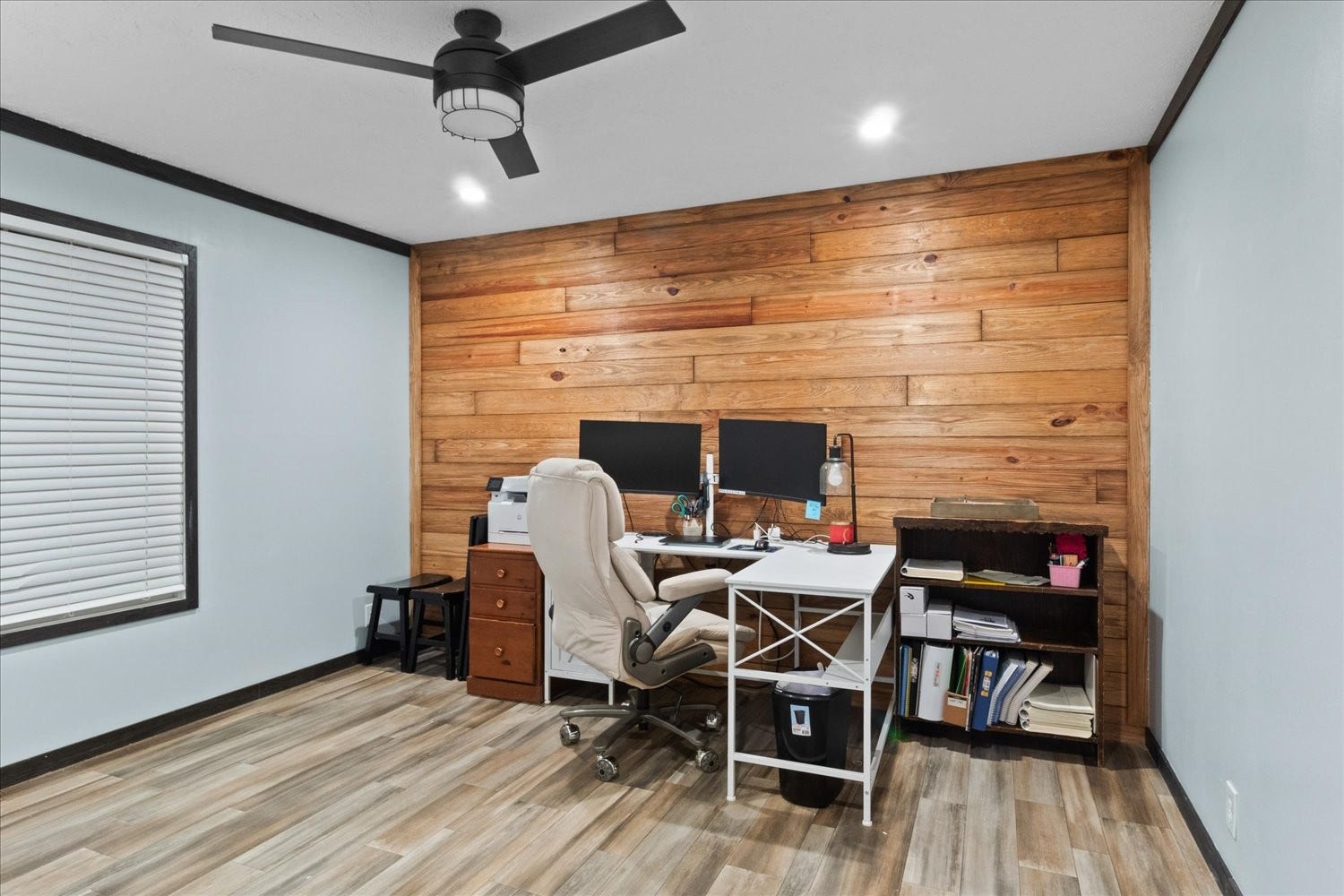 1416 S High St, Columbia, TN 38401 Den/Office