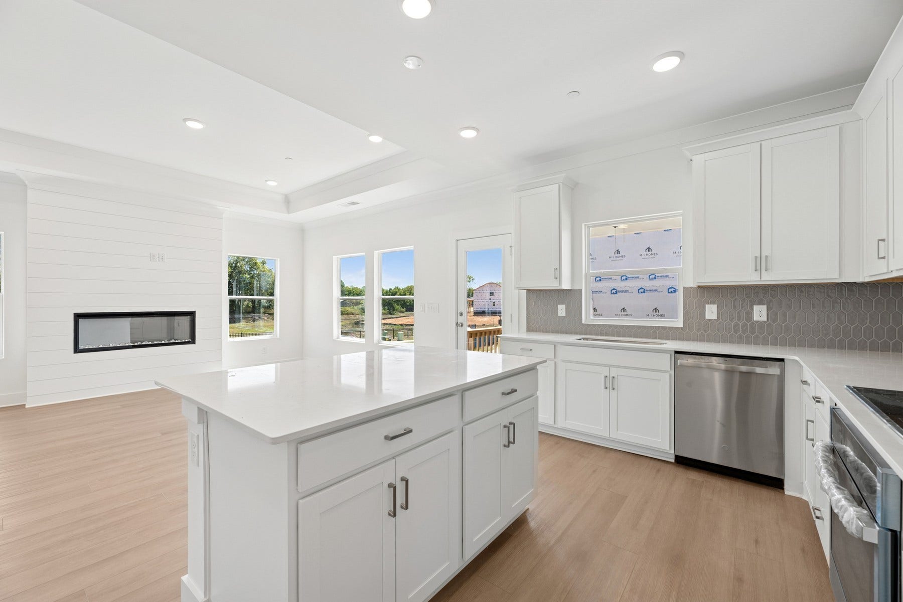 2560 Peaceful Valley Drive, Columbia, TN 38401