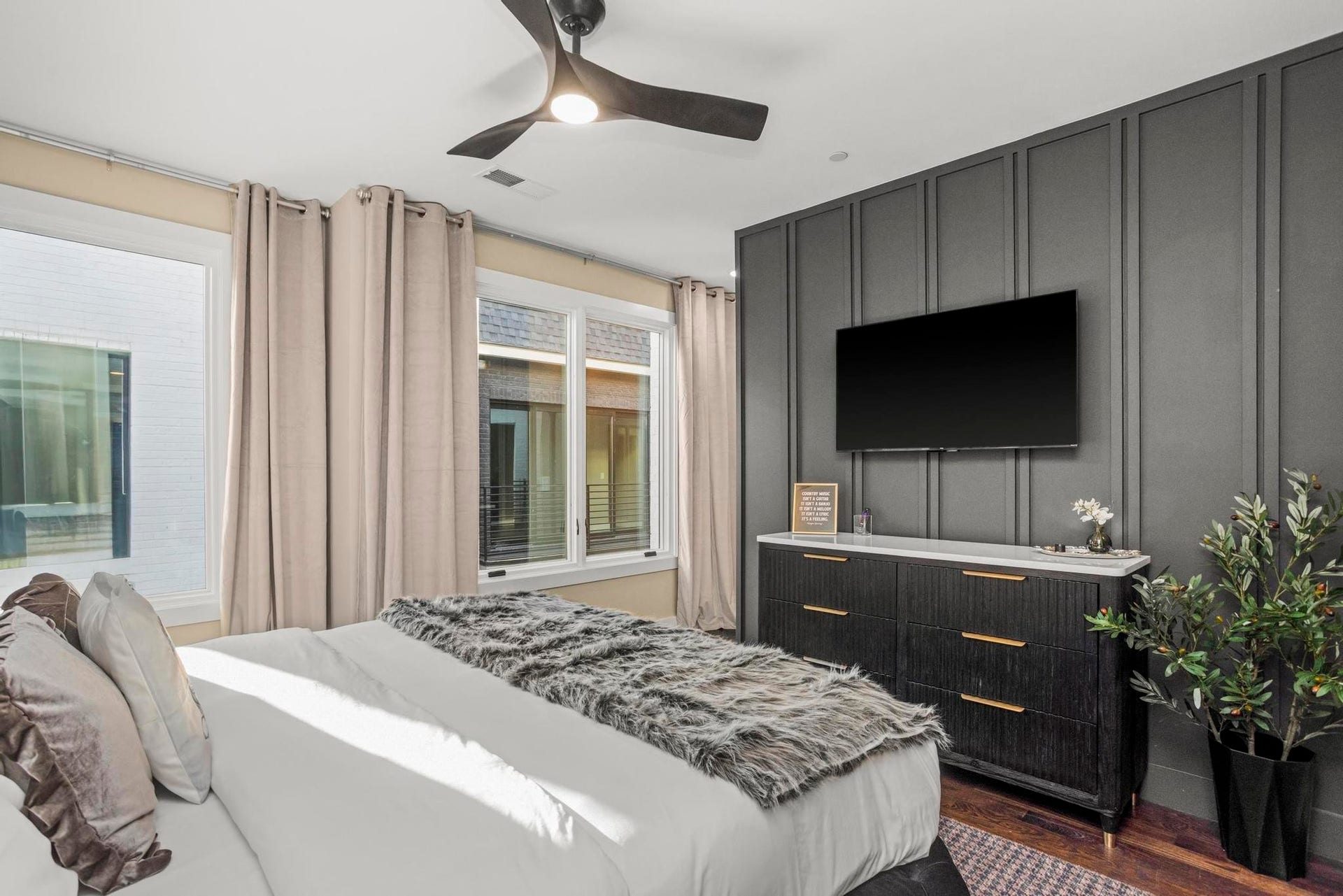 1026 Jefferson Street, Nashville, TN 37208 1026 Jefferson Street, Nashville, TN 37208