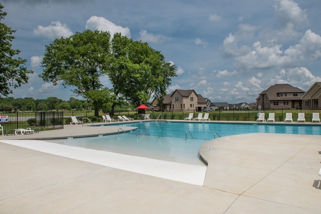 5517 Sinclair St, Murfreesboro, TN 37127 The Maples | Community Amenities: Zero Entry Pool