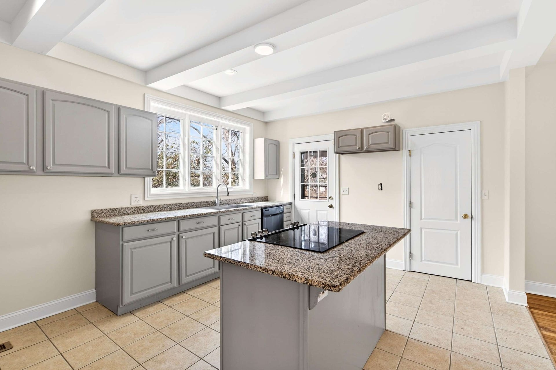 2110 Westwood Ave, Nashville, TN 37212 2110 Westwood Ave, Nashville, TN 37212