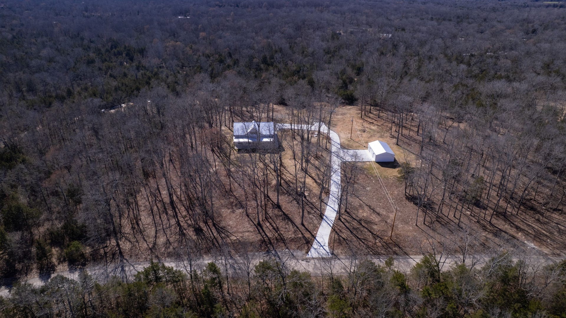 579 Lower Halls Mill Rd, Shelbyville, TN 37160 579 Lower Halls Mill Rd, Shelbyville, TN 37160