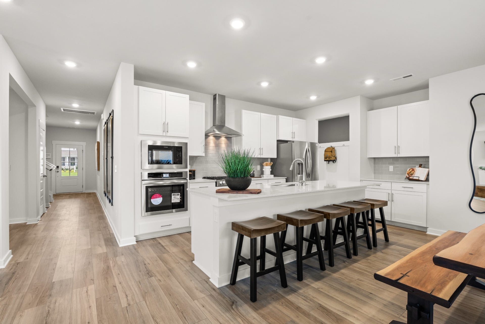 1321 Essem Drive, Murfreesboro, TN 37130 1321 Essem Drive, Murfreesboro, TN 37130