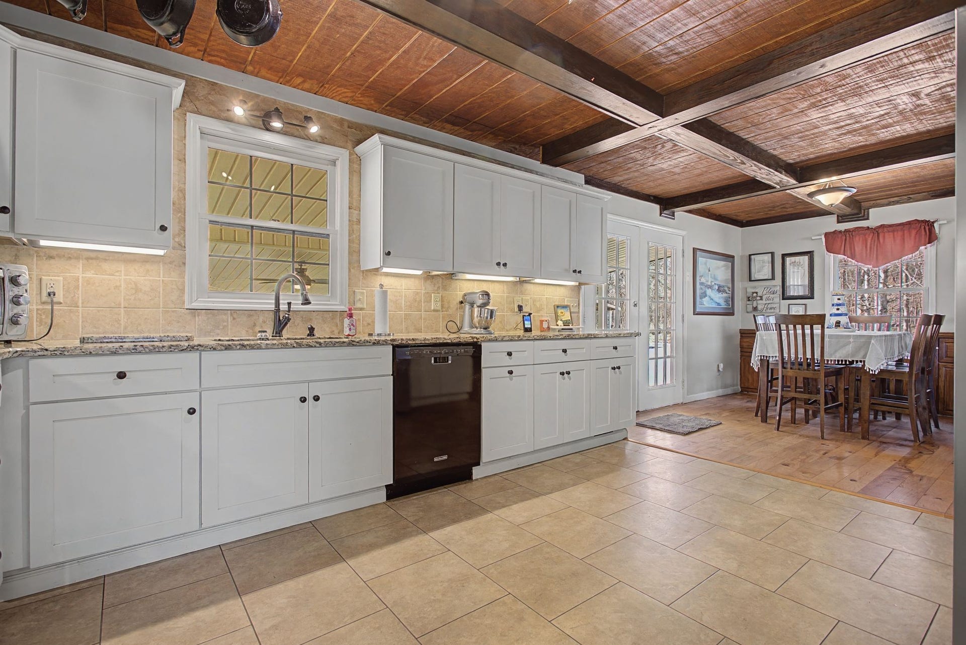 1545 Irwin Rd, Lewisburg, TN 37091 Beautiful wood coffered ceiling, white cabinetry, granite counters and eat in area in kitchen