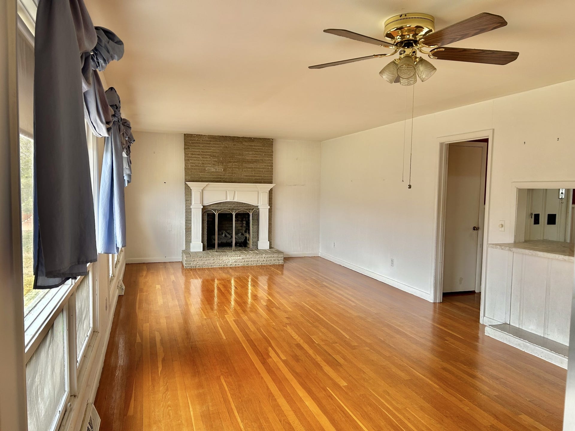 1301 Sycamore Dr, Manchester, TN 37355 1301 Sycamore Dr, Manchester, TN 37355