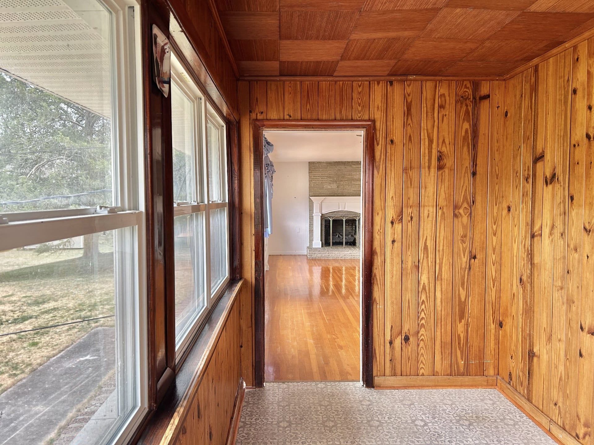 1301 Sycamore Dr, Manchester, TN 37355 1301 Sycamore Dr, Manchester, TN 37355