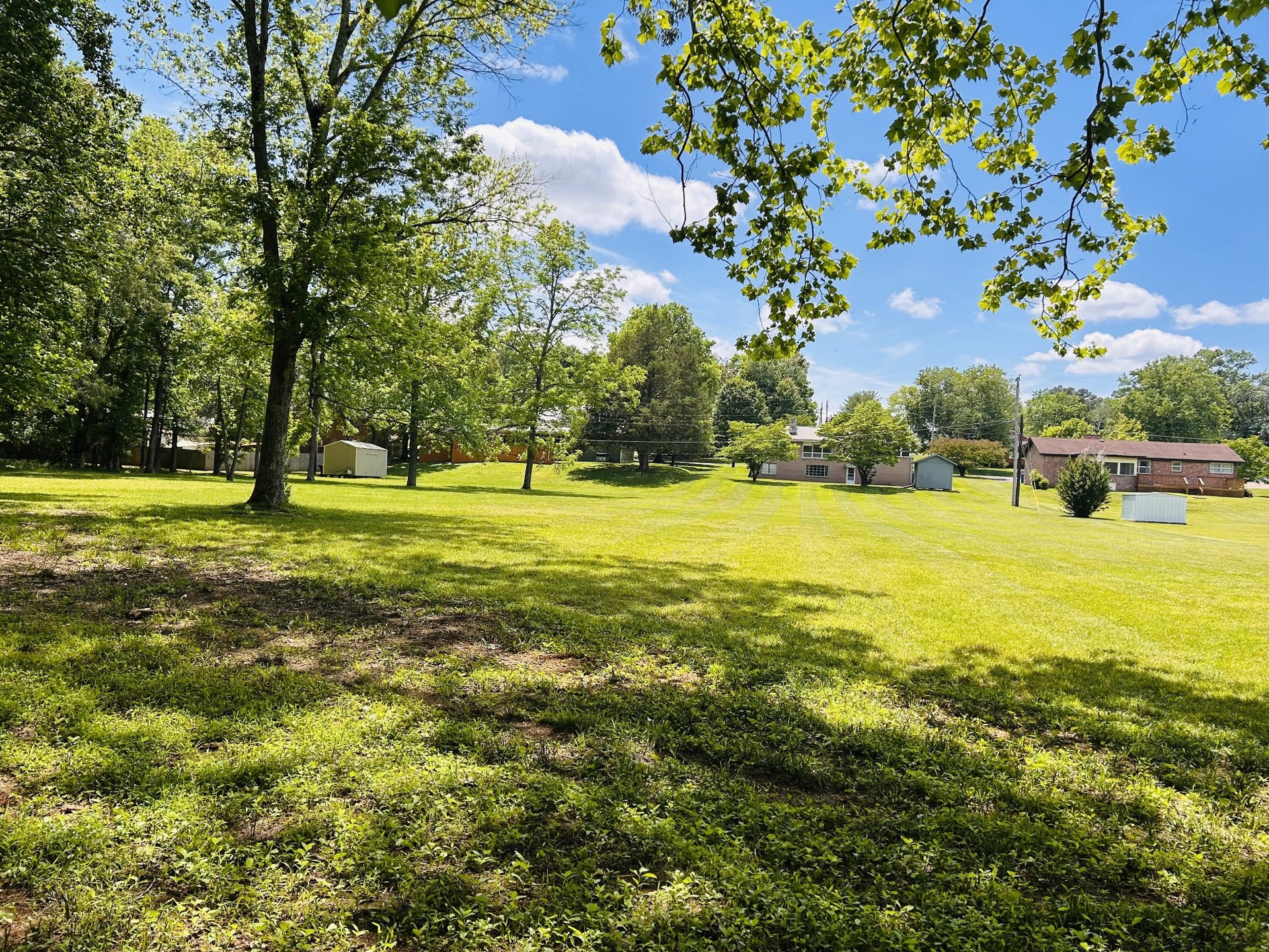 1301 Sycamore Dr, Manchester, TN 37355 1301 Sycamore Dr, Manchester, TN 37355