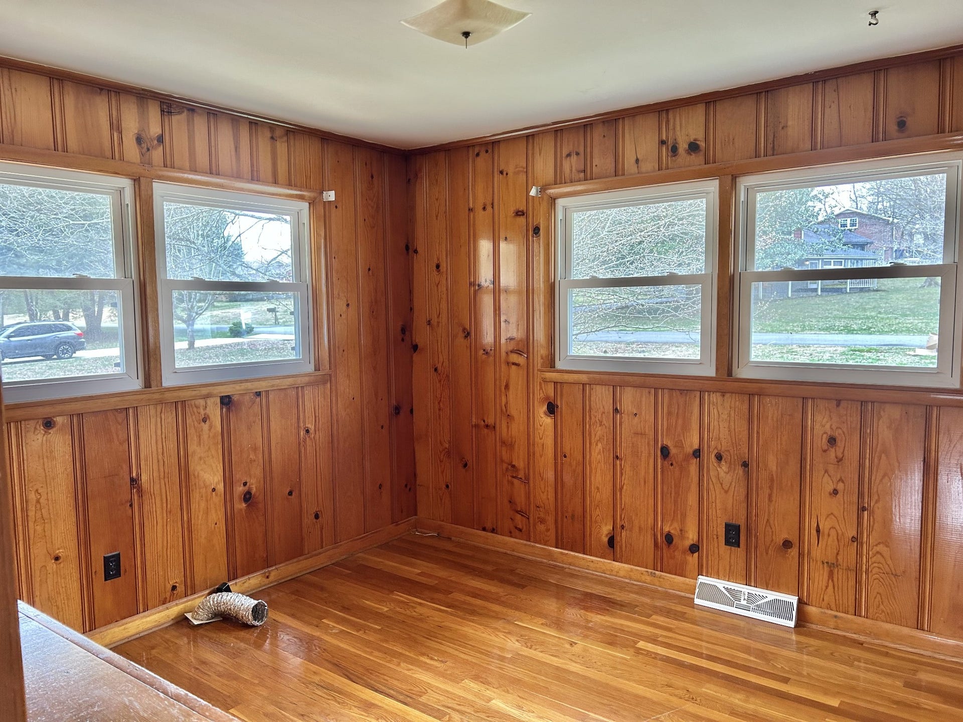 1301 Sycamore Dr, Manchester, TN 37355 1301 Sycamore Dr, Manchester, TN 37355