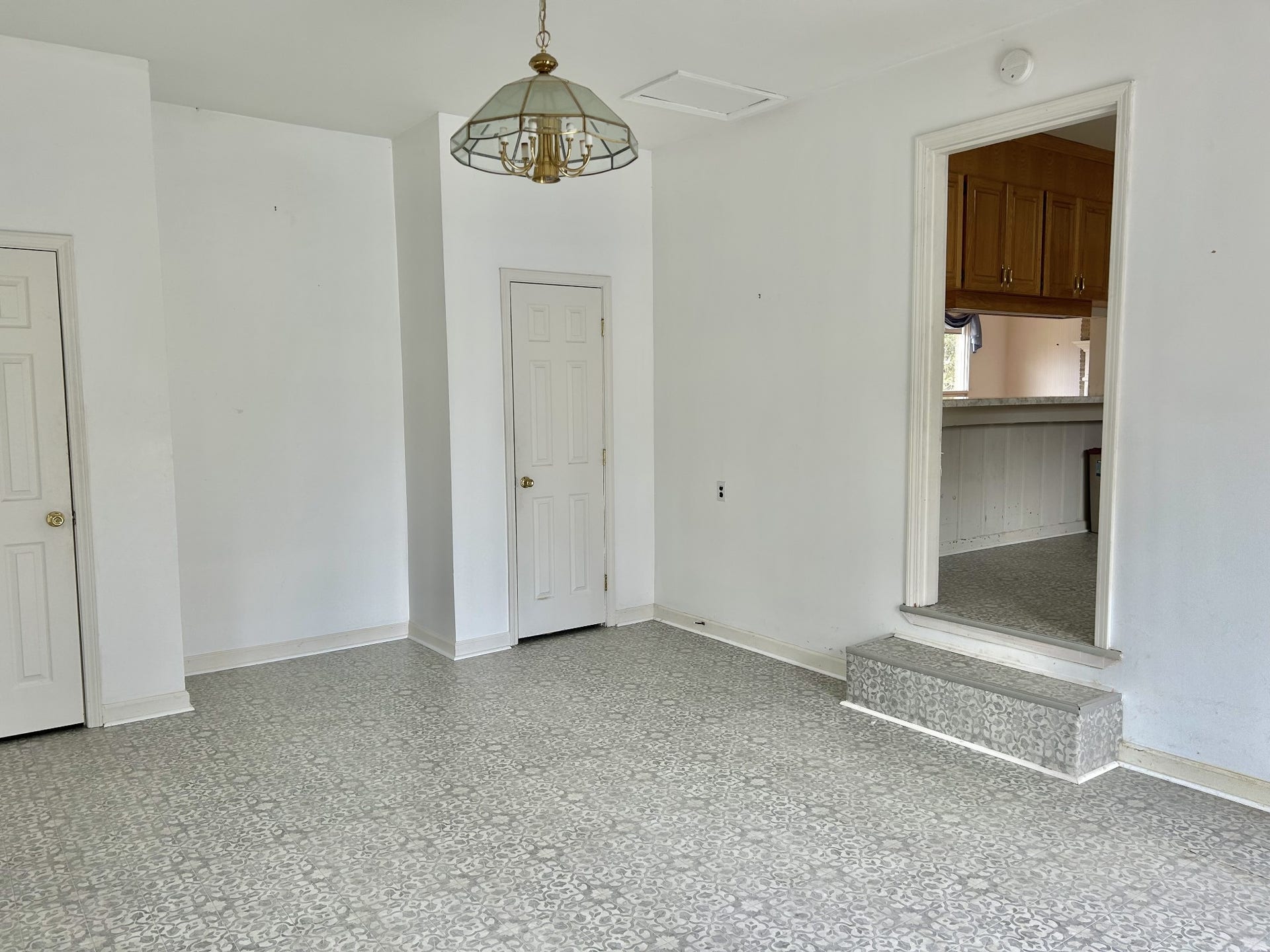 1301 Sycamore Dr, Manchester, TN 37355 1301 Sycamore Dr, Manchester, TN 37355