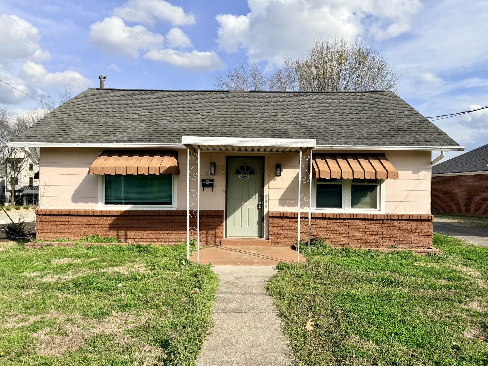 609 S Highland Ave, Murfreesboro, TN 37130 609 S Highland Ave, Murfreesboro, TN 37130