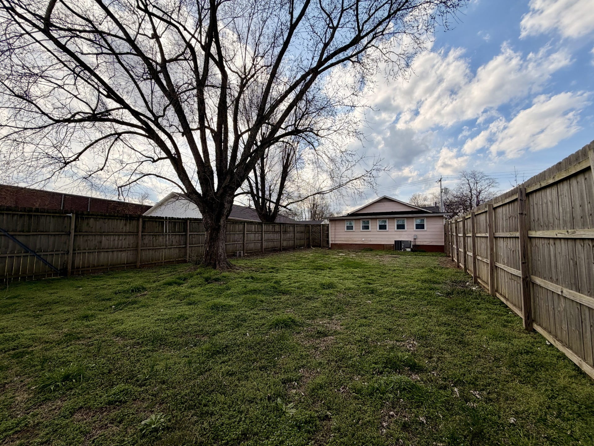 609 S Highland Ave, Murfreesboro, TN 37130 609 S Highland Ave, Murfreesboro, TN 37130