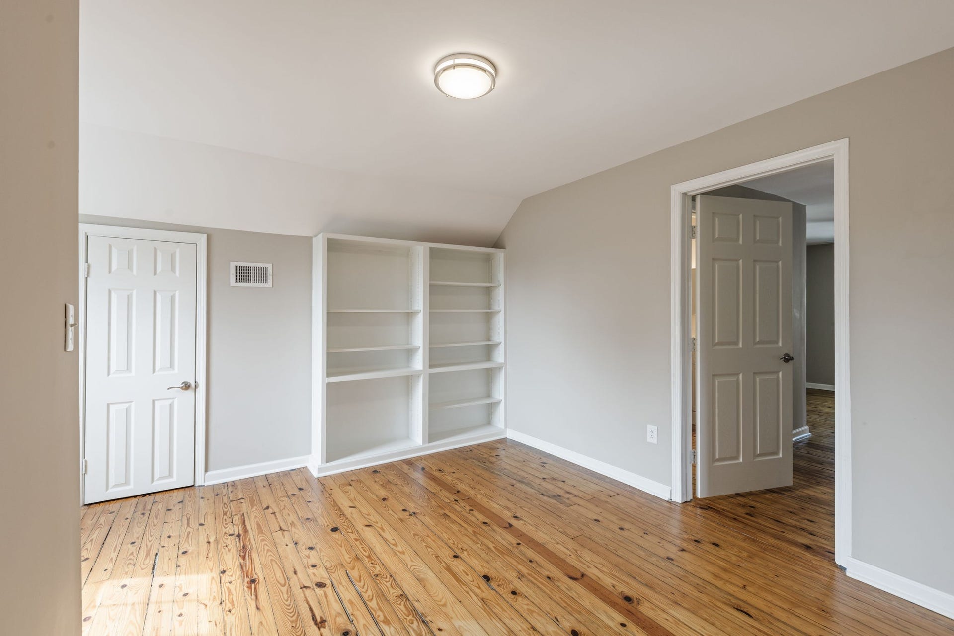 1410 Janie Ave, Nashville, TN 37216 Another view of this potential office space with attic storage to your left....