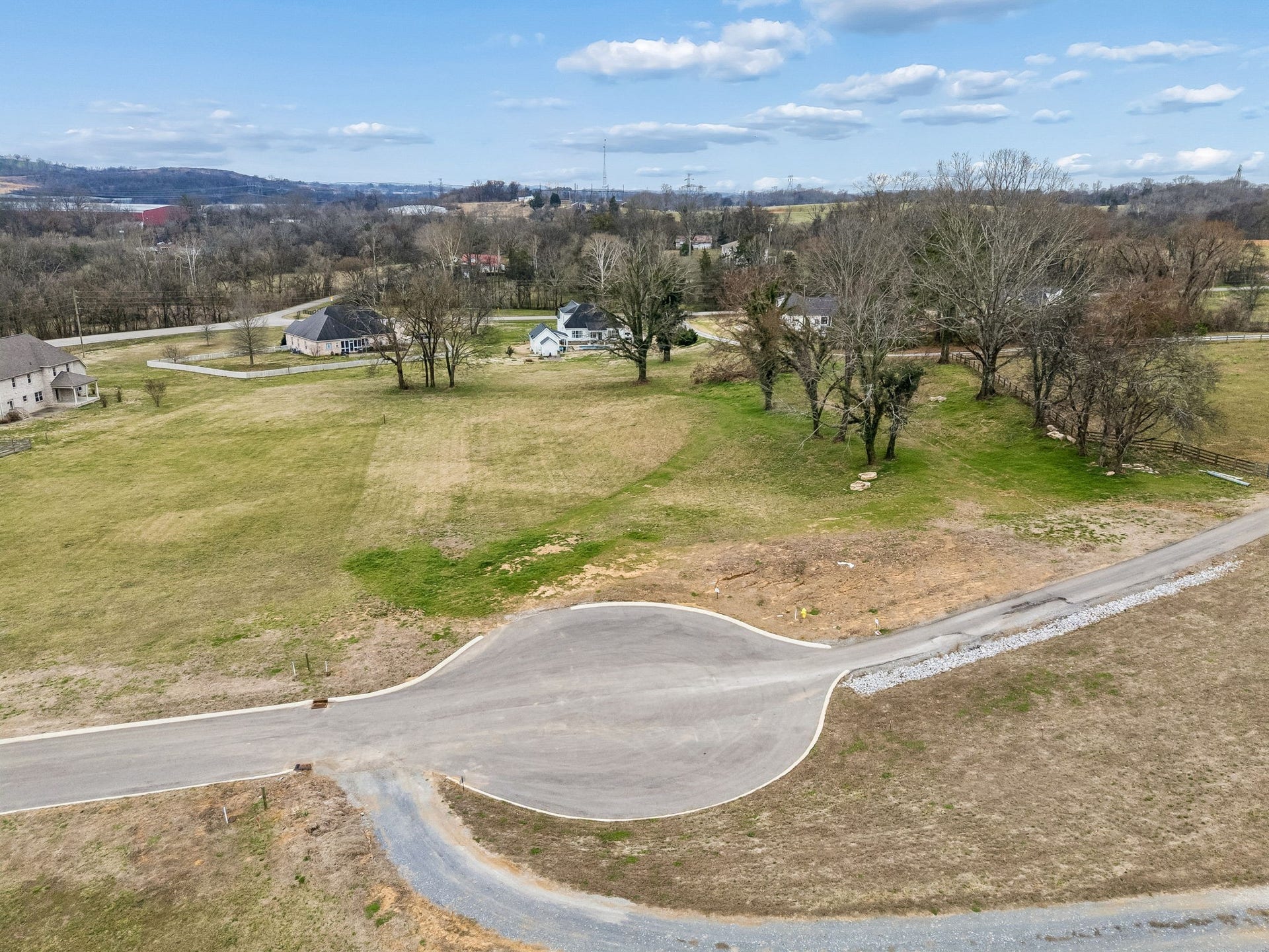 105 Heirloom Ln, Columbia, TN 38401