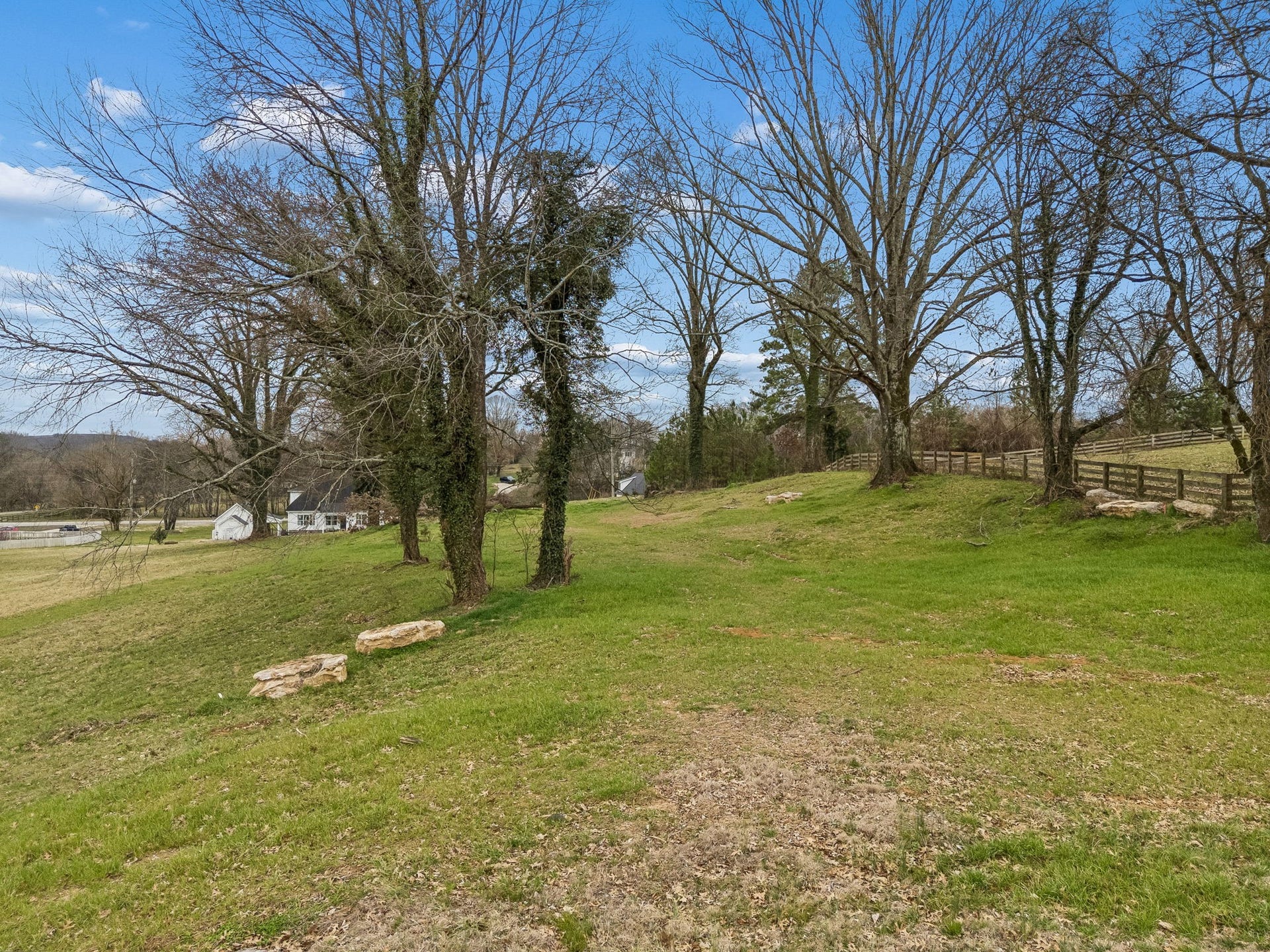 105 Heirloom Ln, Columbia, TN 38401