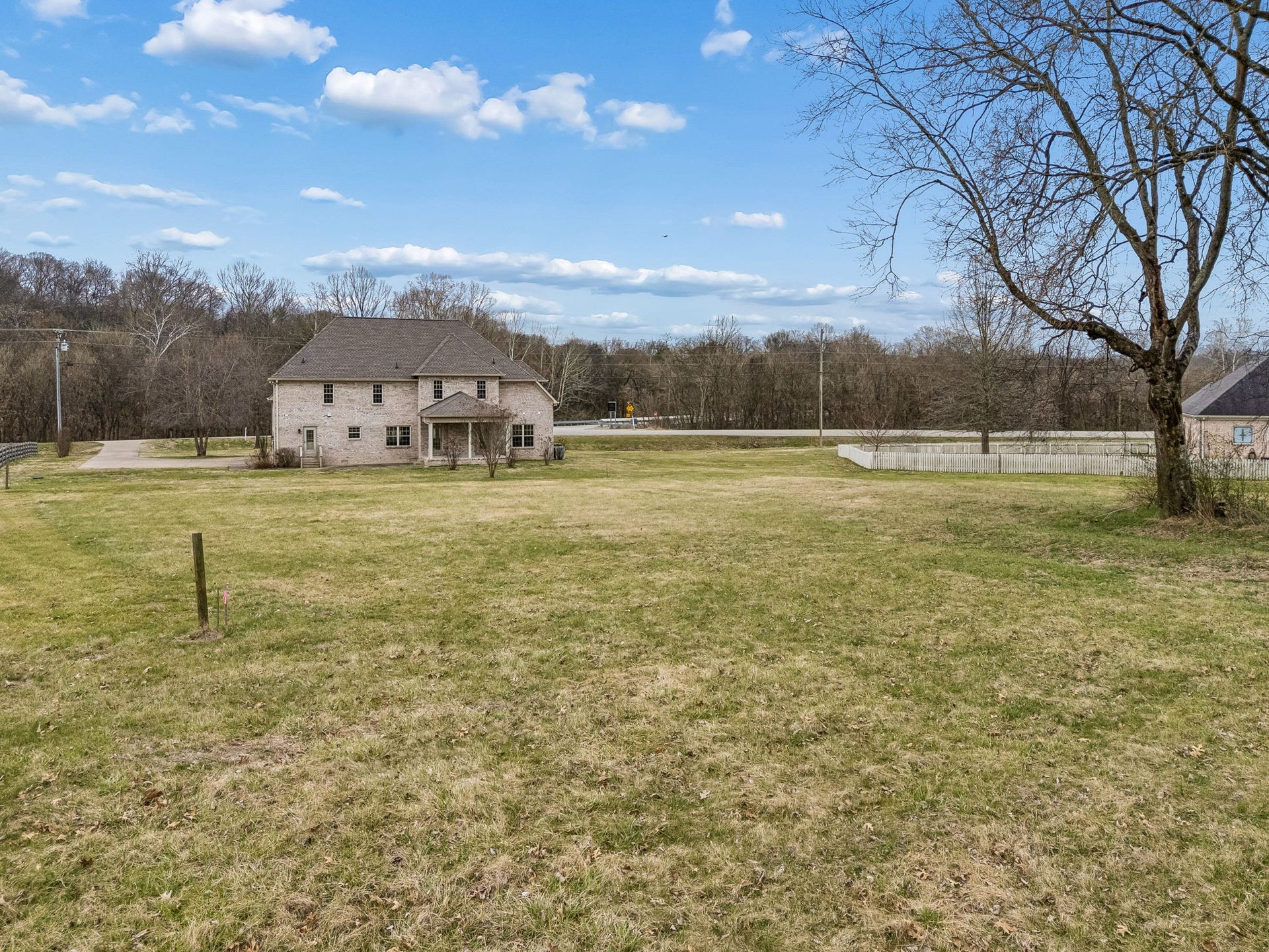 105 Heirloom Ln, Columbia, TN 38401