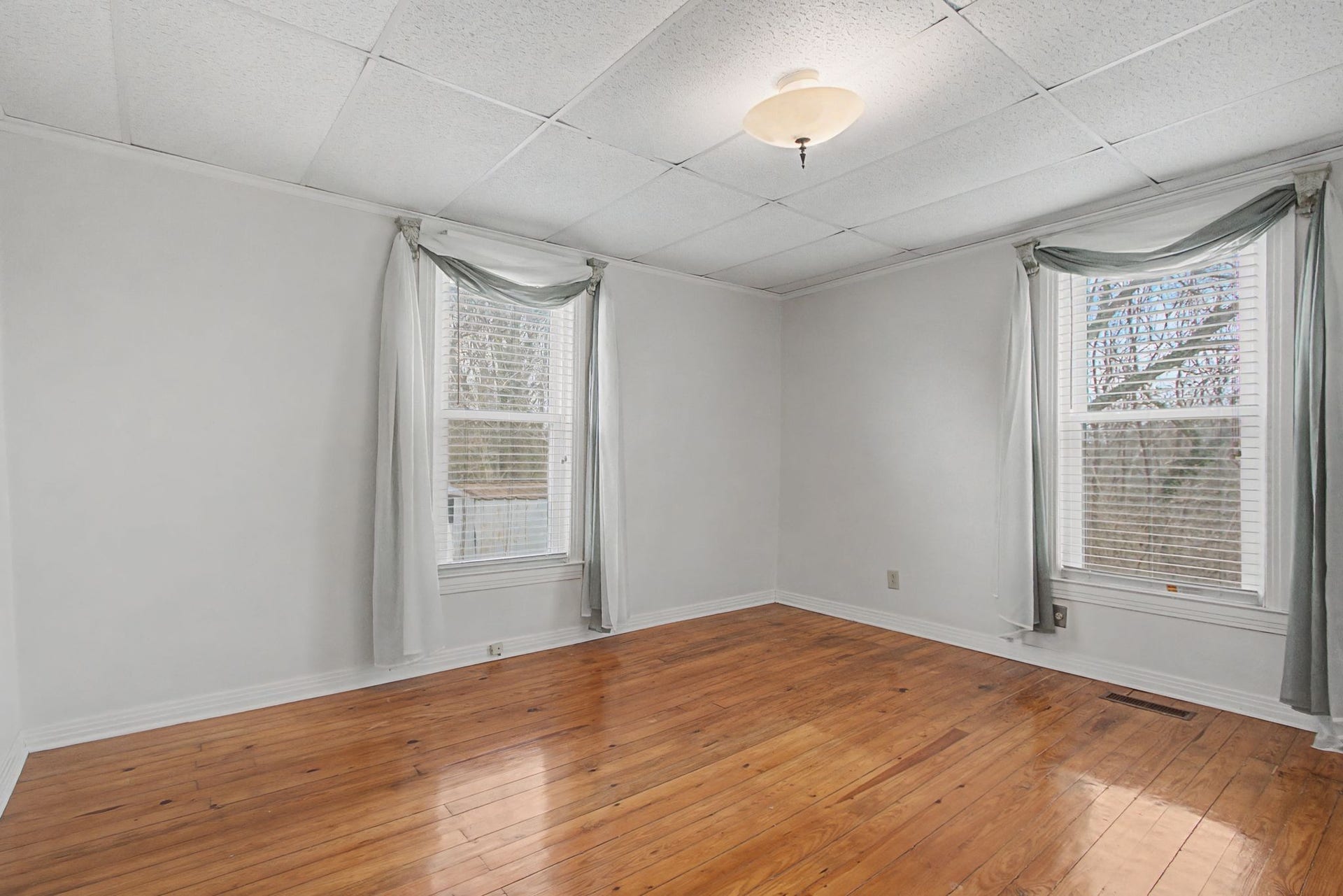 704 Fleming St, Columbia, TN 38401 704 Fleming St, Columbia, TN 38401