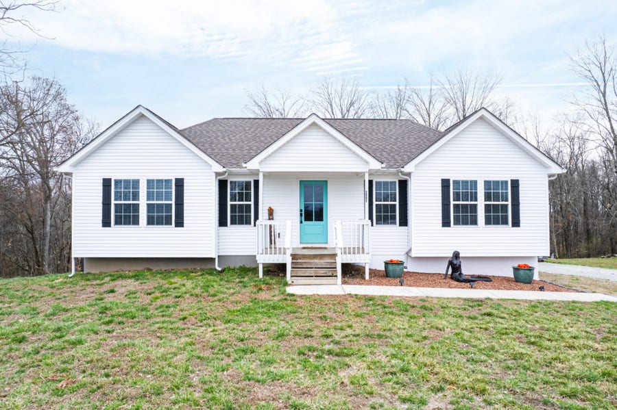 Property photo for 2092 Garner Rd, Mount Pleasant, TN