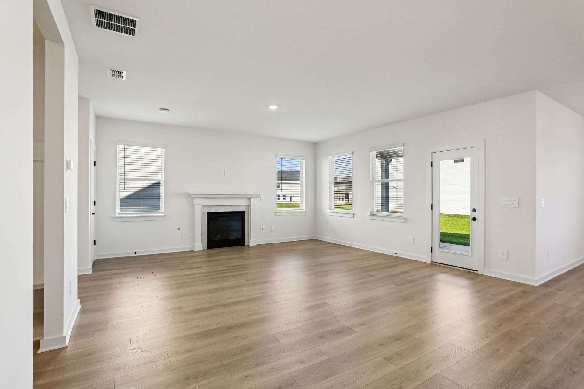 6930 Wayana Drive, Murfreesboro, TN 37127 6930 Wayana Drive, Murfreesboro, TN 37127