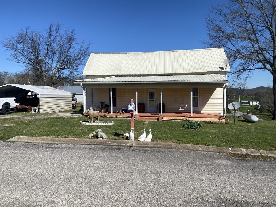 Property photo for 107 Twin Oaks Dr, Bell Buckle, TN