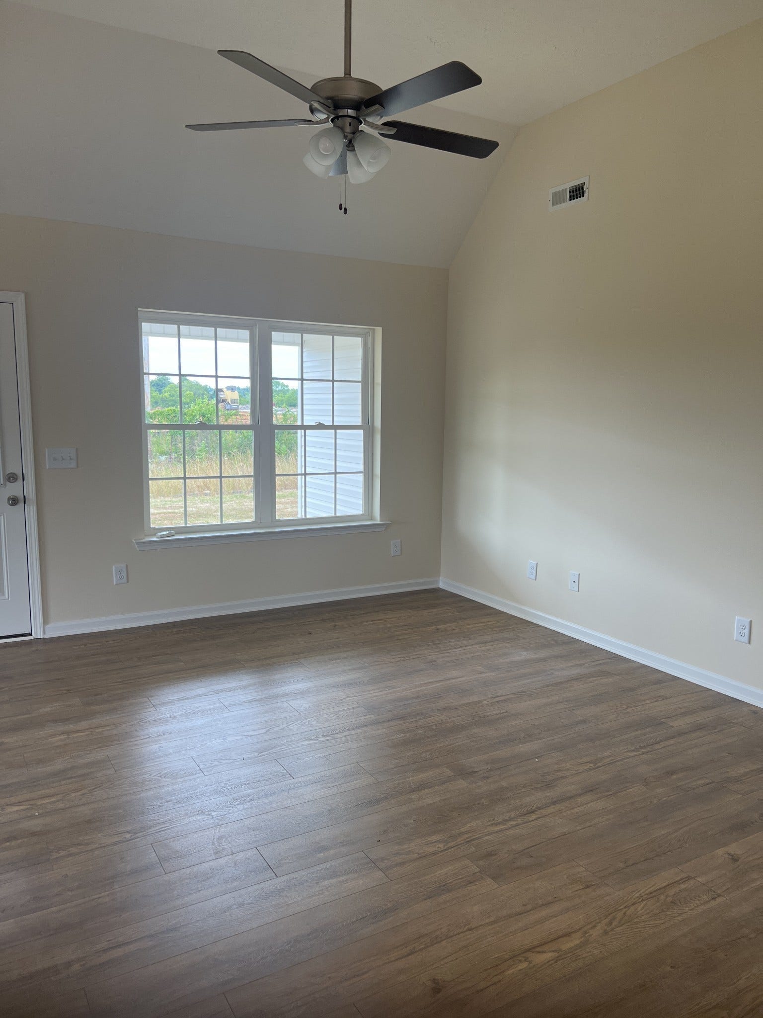 434 Dorsch Rd, Manchester, TN 37355 Not actual house but same floor plan.