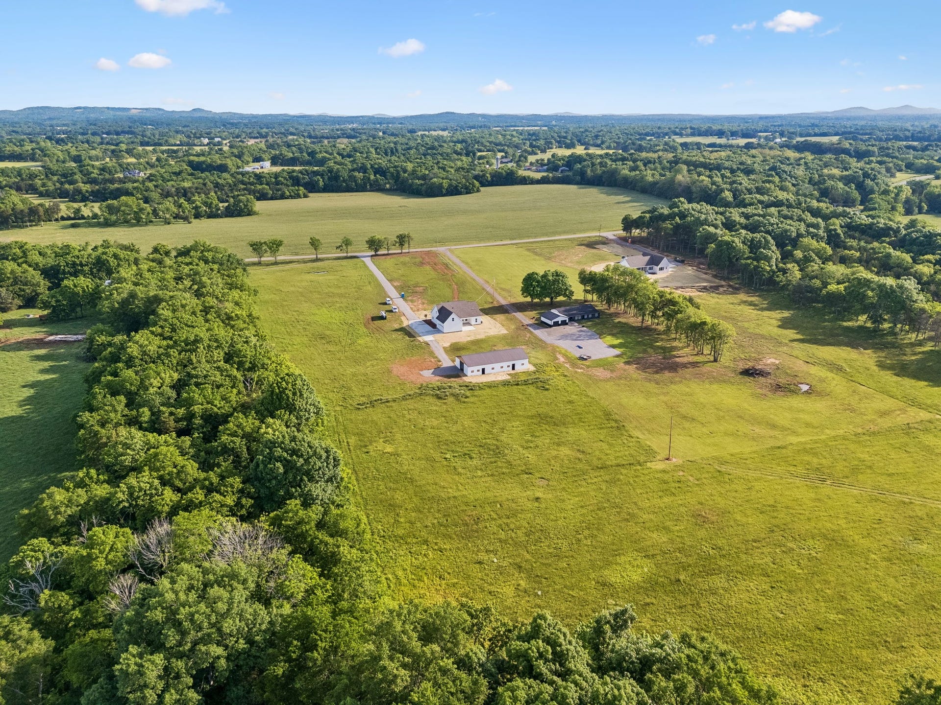 2797 Unionville Rd, Chapel Hill, TN 37034 2797 Unionville Rd, Chapel Hill, TN 37034