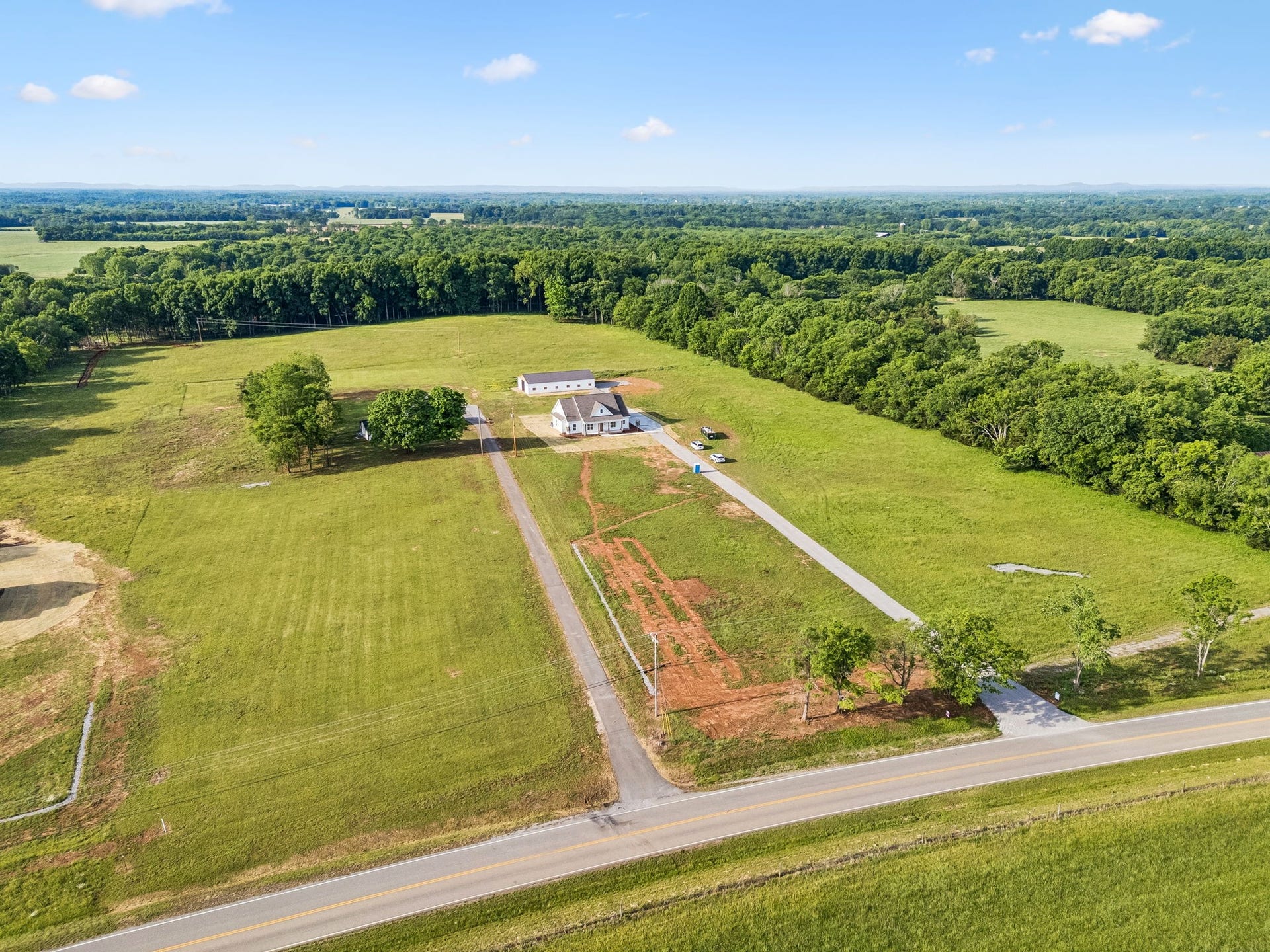 2797 Unionville Rd, Chapel Hill, TN 37034 2797 Unionville Rd, Chapel Hill, TN 37034