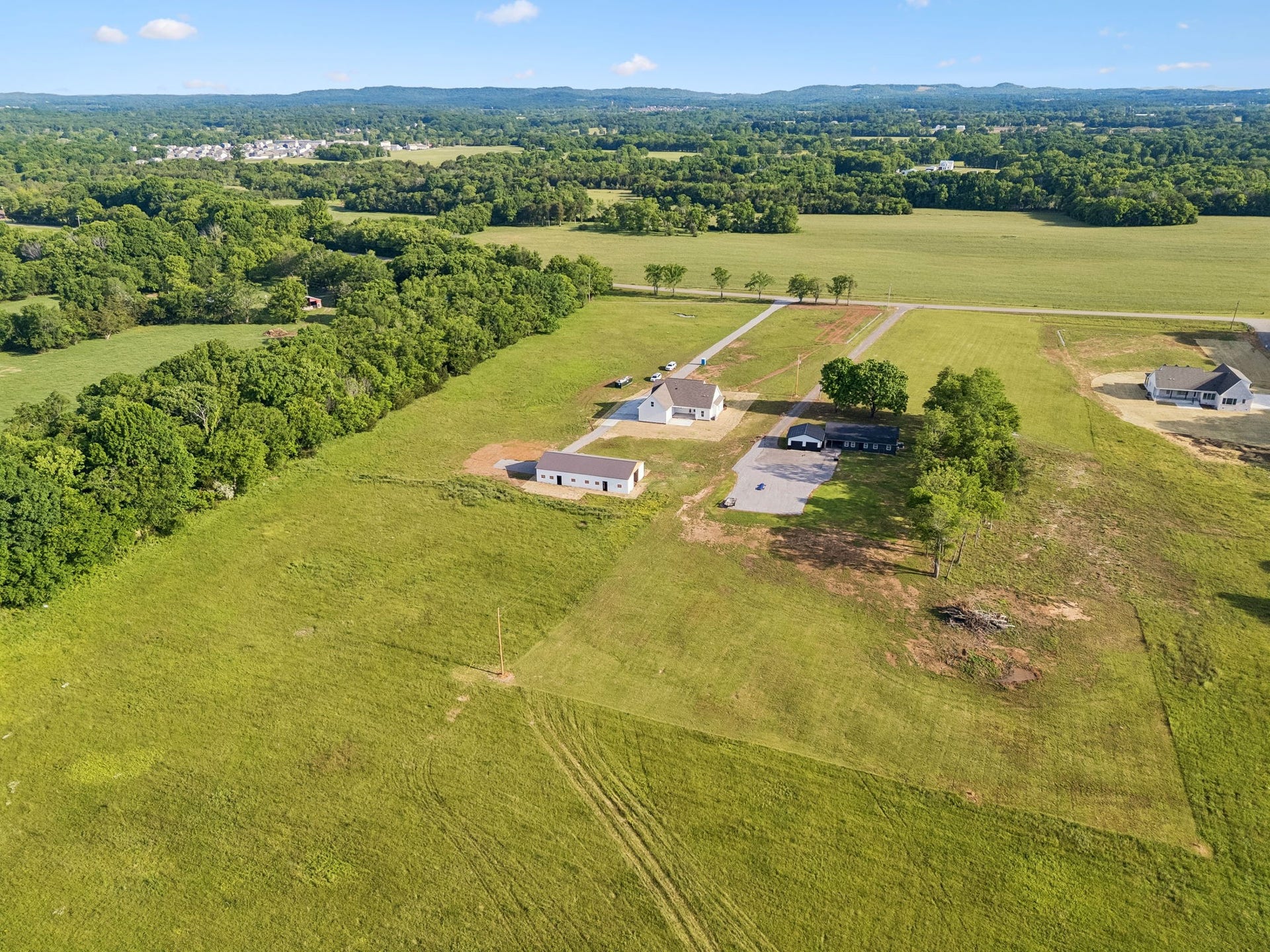 2797 Unionville Rd, Chapel Hill, TN 37034 2797 Unionville Rd, Chapel Hill, TN 37034