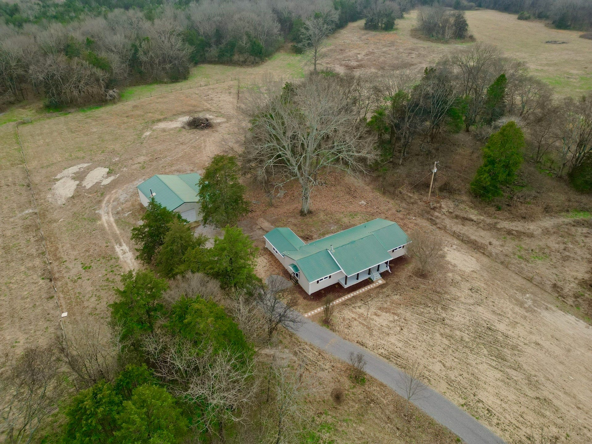 2239 Hunter Bills Rd, Lewisburg, TN 37091