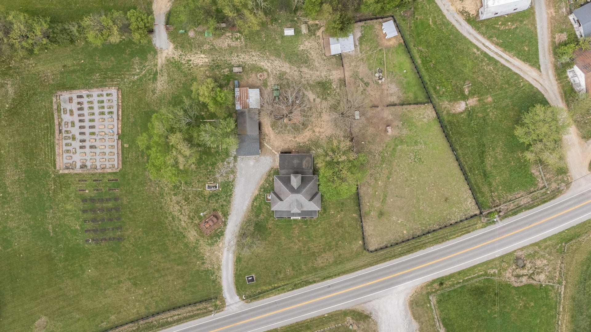 1146 Highway 64 W, Shelbyville, TN 37160 1146 Highway 64 W, Shelbyville, TN 37160