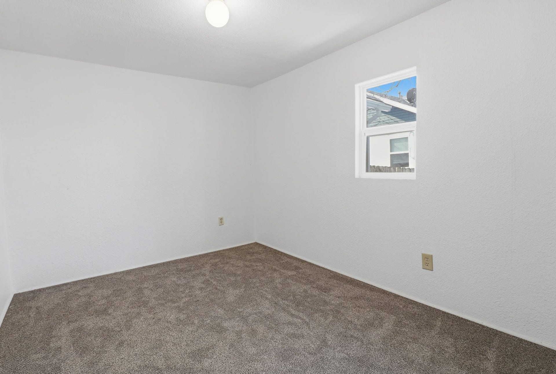 319 E 17th St, Columbia, TN 38401 319 E 17th St, Columbia, TN 38401