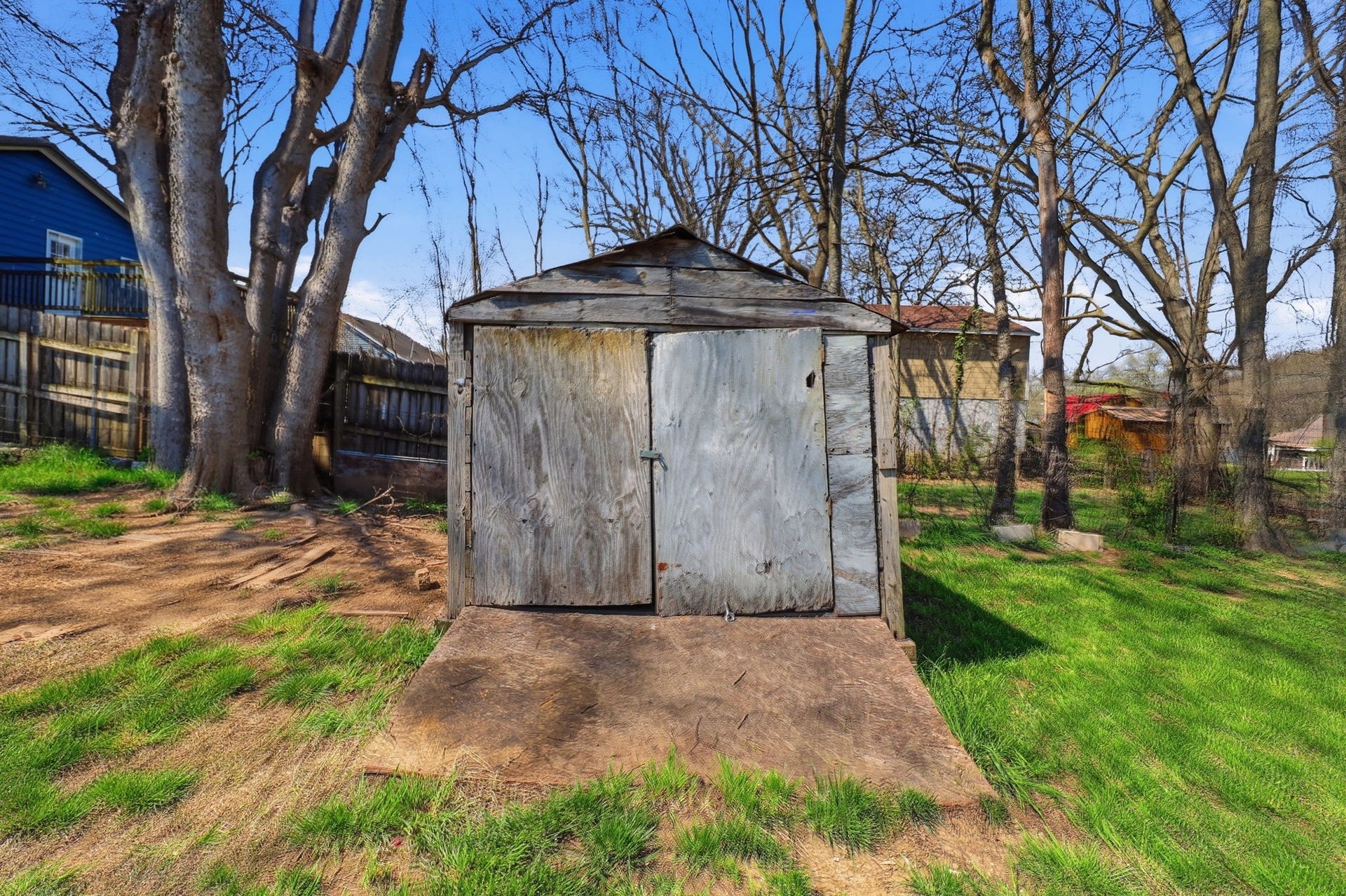 319 E 17th St, Columbia, TN 38401 319 E 17th St, Columbia, TN 38401