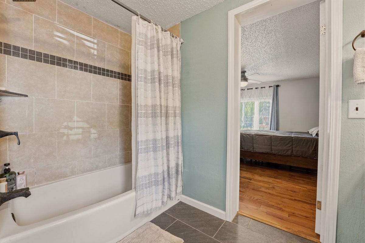 308 Carney St, Shelbyville, TN 37160 308 Carney St, Shelbyville, TN 37160