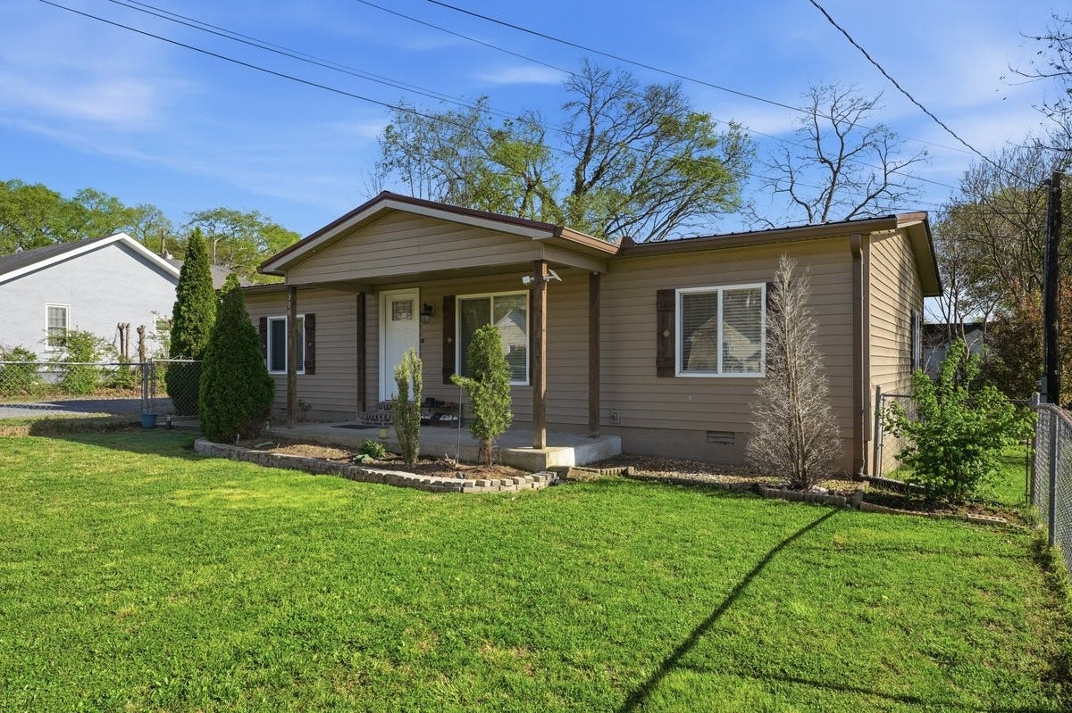308 Carney St, Shelbyville, TN 37160 308 Carney St, Shelbyville, TN 37160