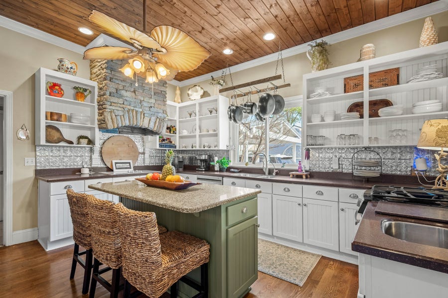 Property photo for 202 High Street, Bell Buckle, TN