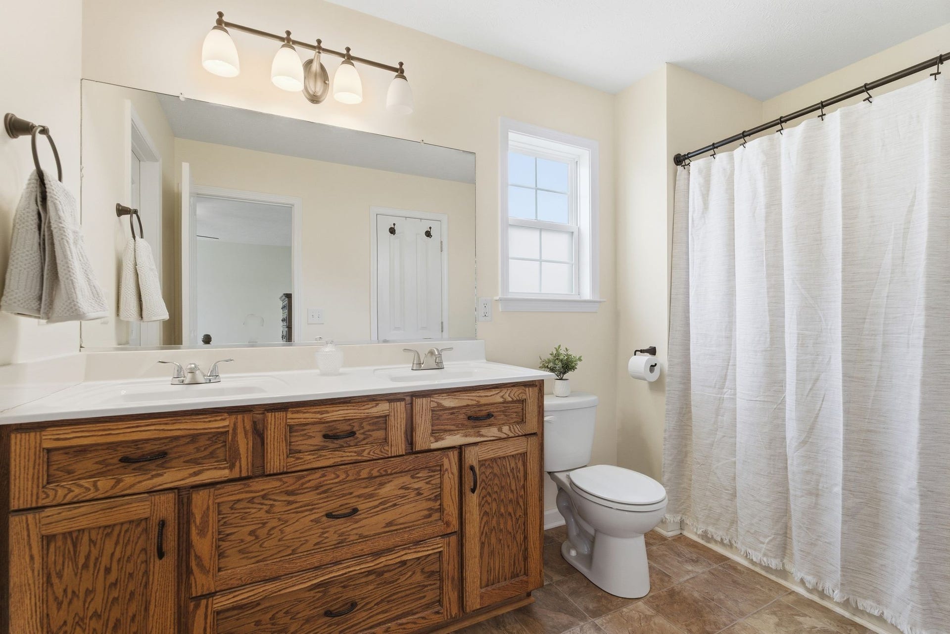 1824 Elizabeth Ln, Columbia, TN 38401 1824 Elizabeth Ln, Columbia, TN 38401