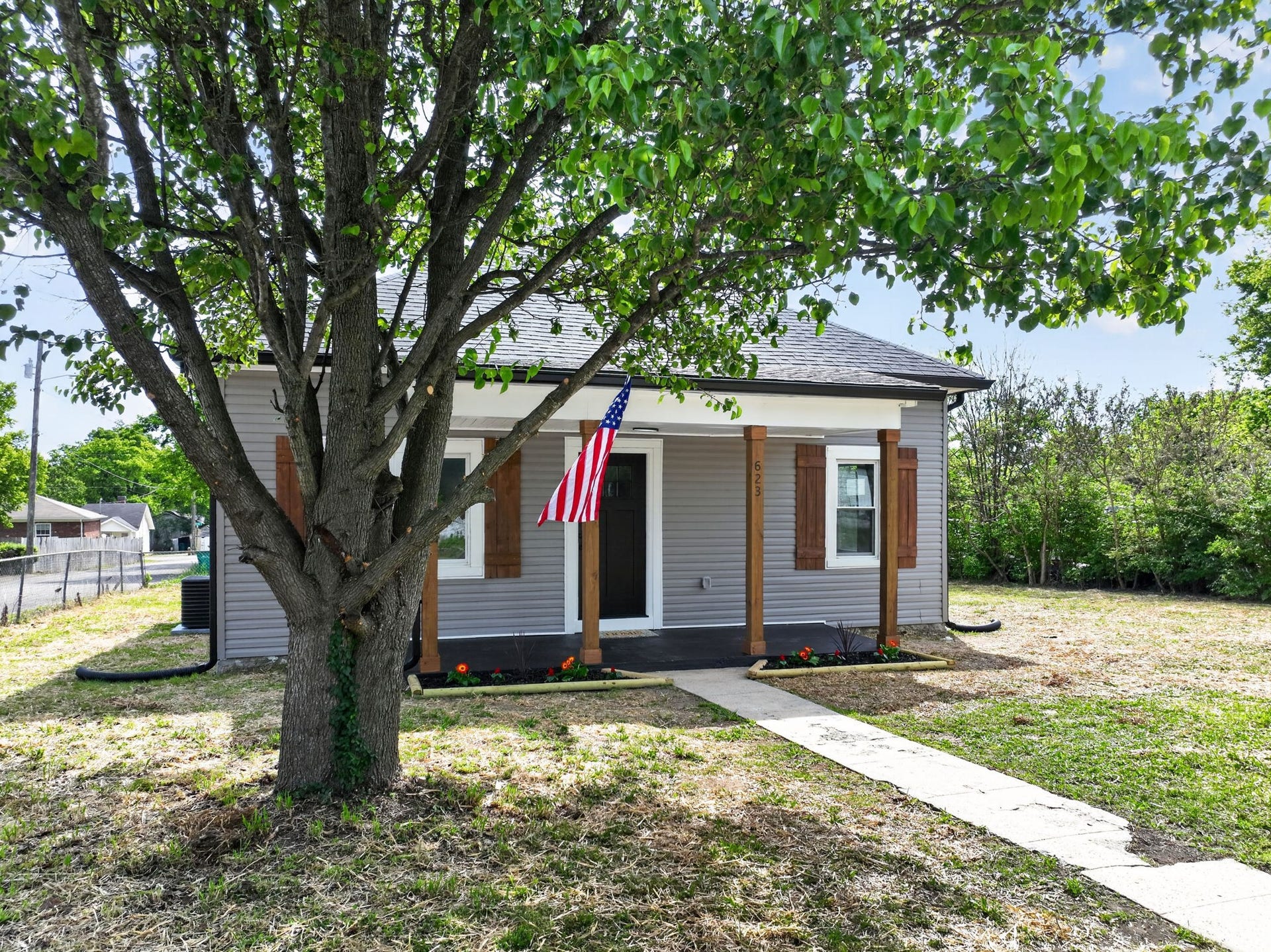 623 4th Ave N, Lewisburg, TN 37091