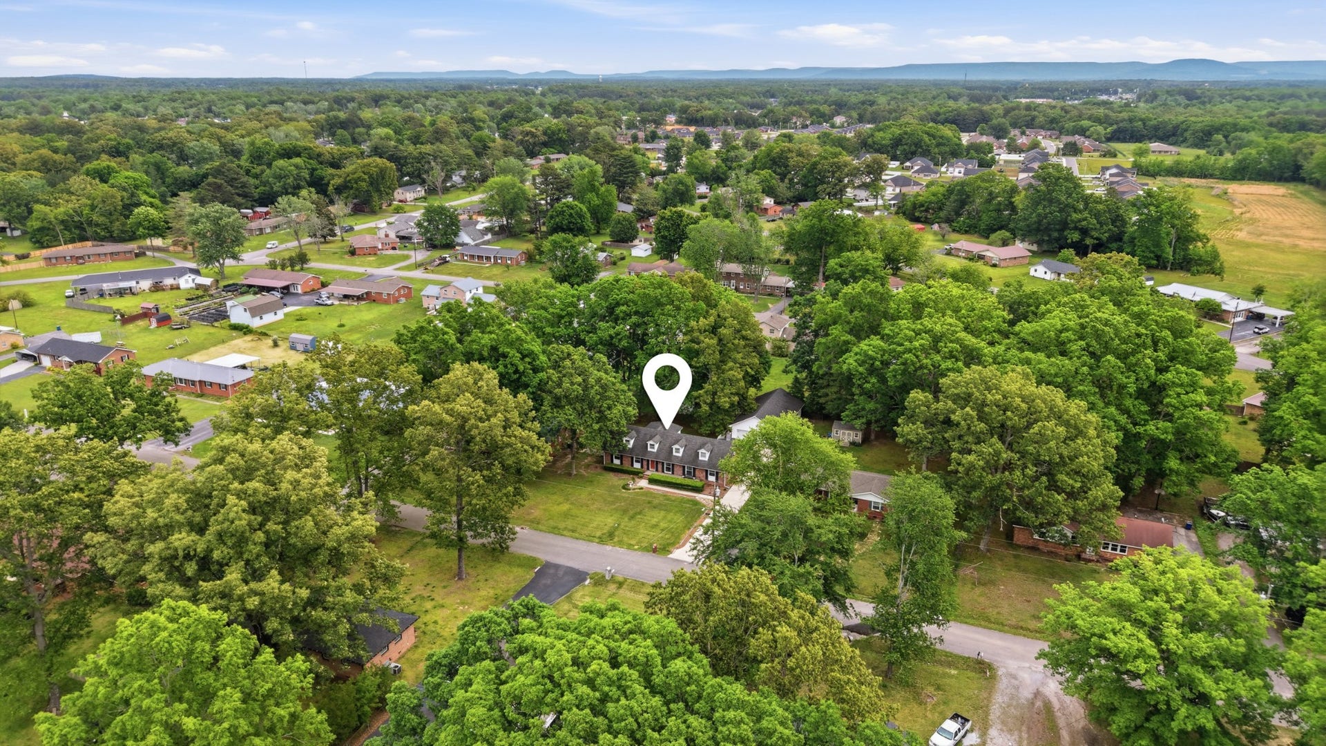 1205 Woodcrest Dr, Manchester, TN 37355 1205 Woodcrest Dr, Manchester, TN 37355