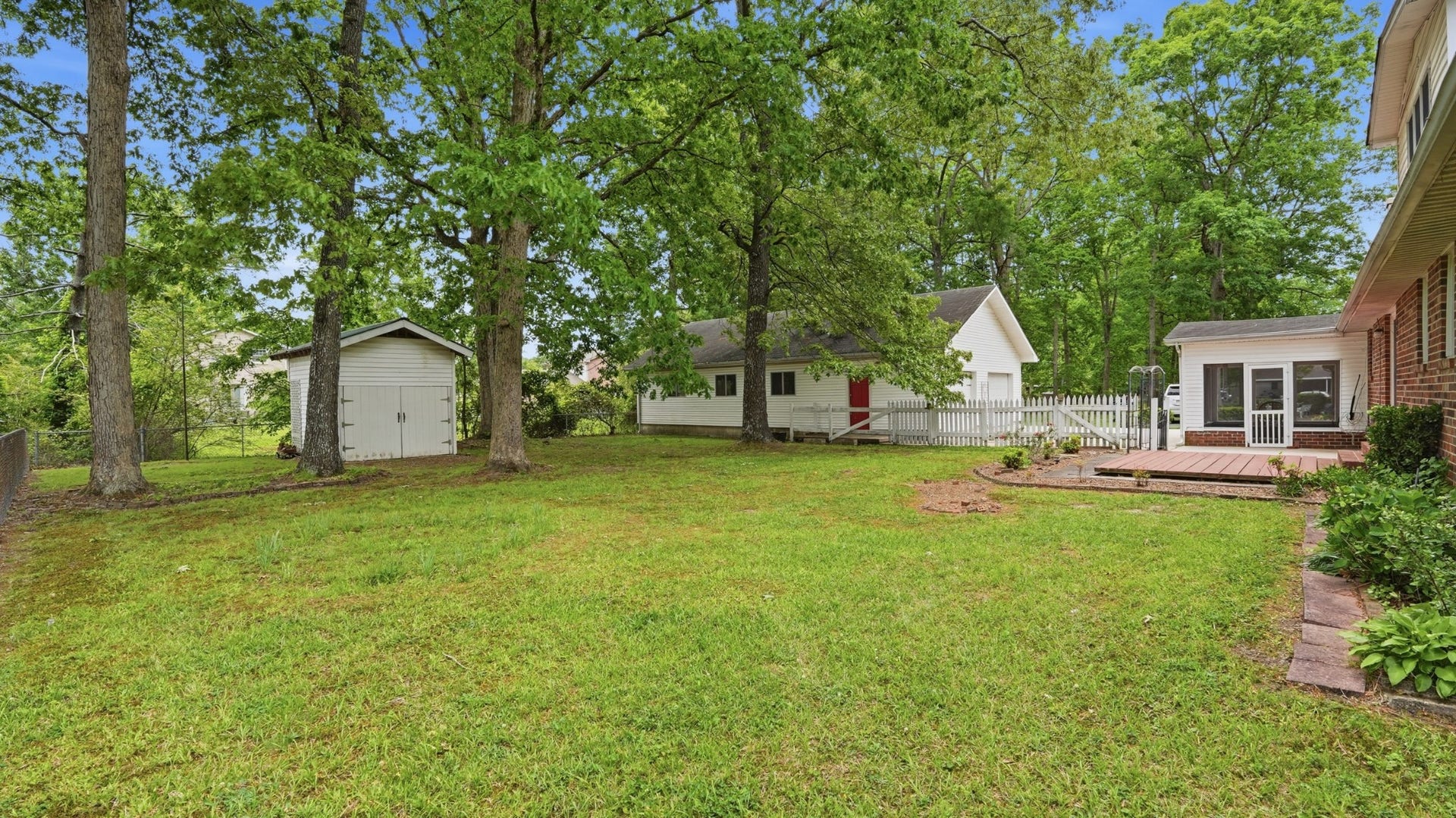 1205 Woodcrest Dr, Manchester, TN 37355 1205 Woodcrest Dr, Manchester, TN 37355