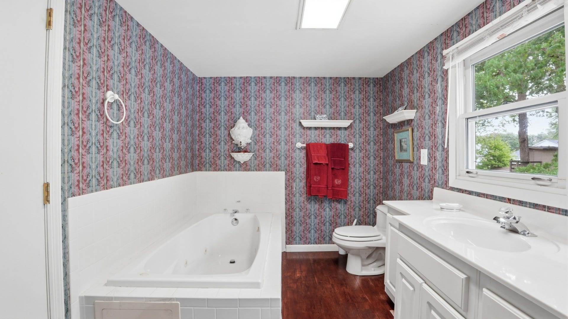 1205 Woodcrest Dr, Manchester, TN 37355 1205 Woodcrest Dr, Manchester, TN 37355
