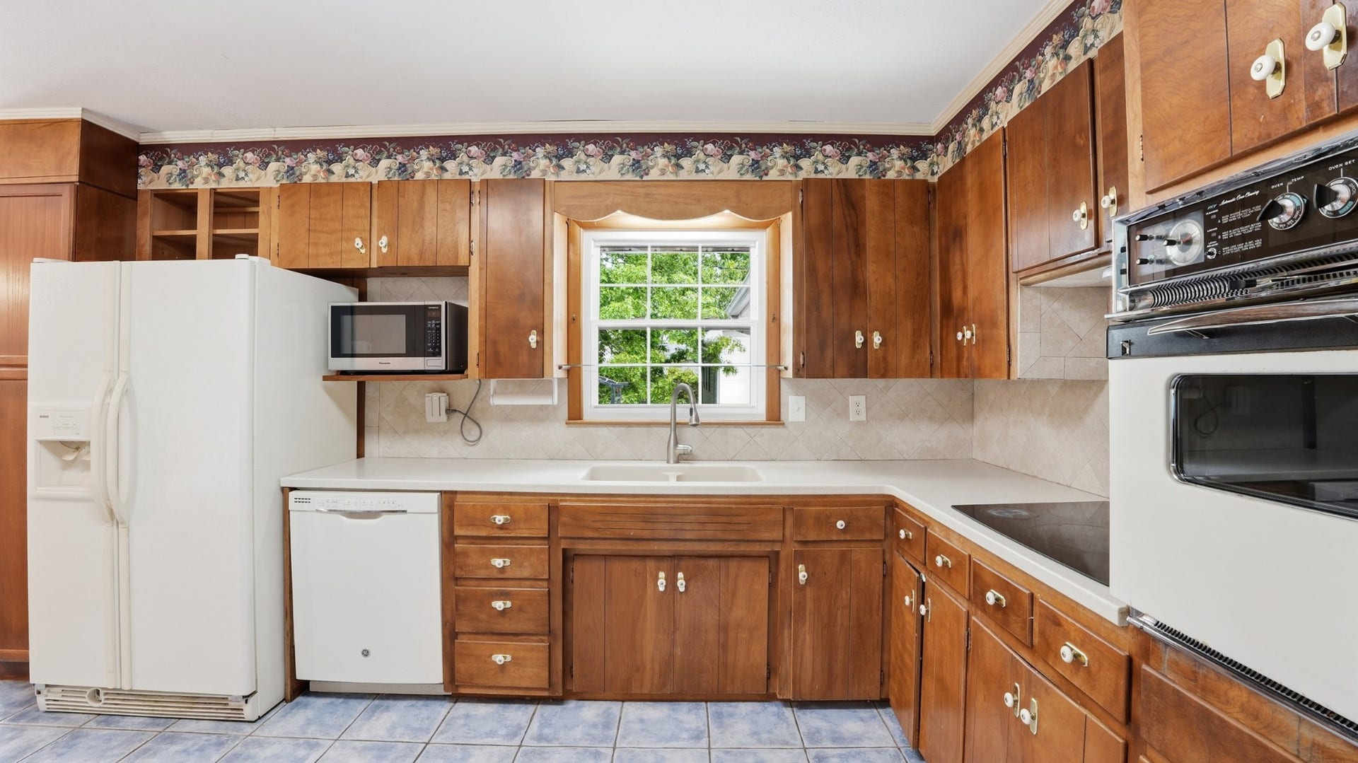 1205 Woodcrest Dr, Manchester, TN 37355 1205 Woodcrest Dr, Manchester, TN 37355