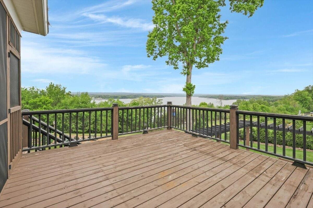 6201 Breezy Hollow Lane, Harrison, TN 37341 6201 Breezy Hollow Lane, Harrison, TN 37341