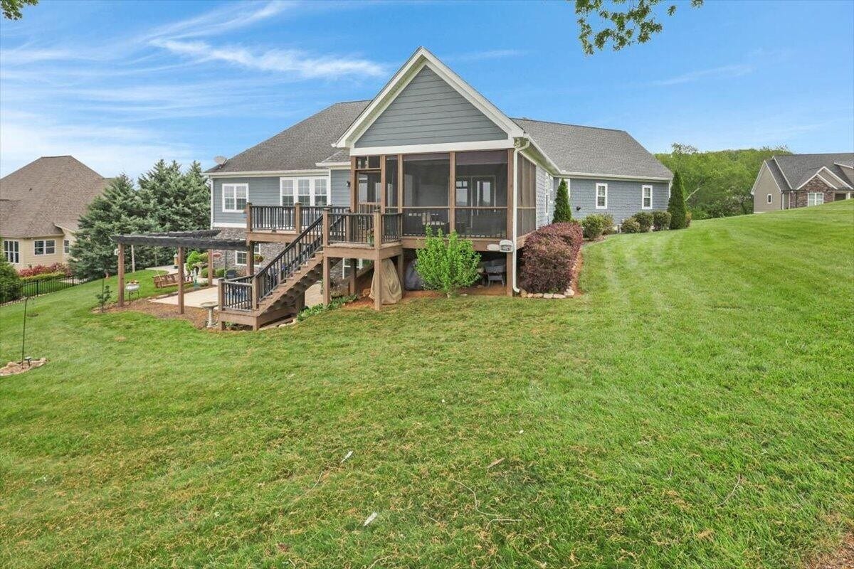 6201 Breezy Hollow Lane, Harrison, TN 37341 6201 Breezy Hollow Lane, Harrison, TN 37341