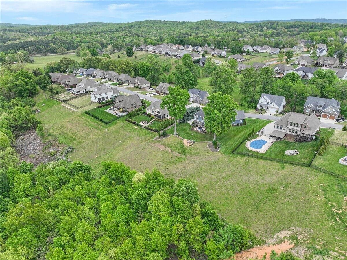 6201 Breezy Hollow Lane, Harrison, TN 37341 6201 Breezy Hollow Lane, Harrison, TN 37341
