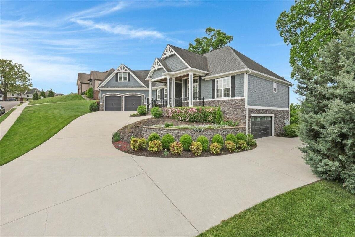 6201 Breezy Hollow Lane, Harrison, TN 37341 6201 Breezy Hollow Lane, Harrison, TN 37341