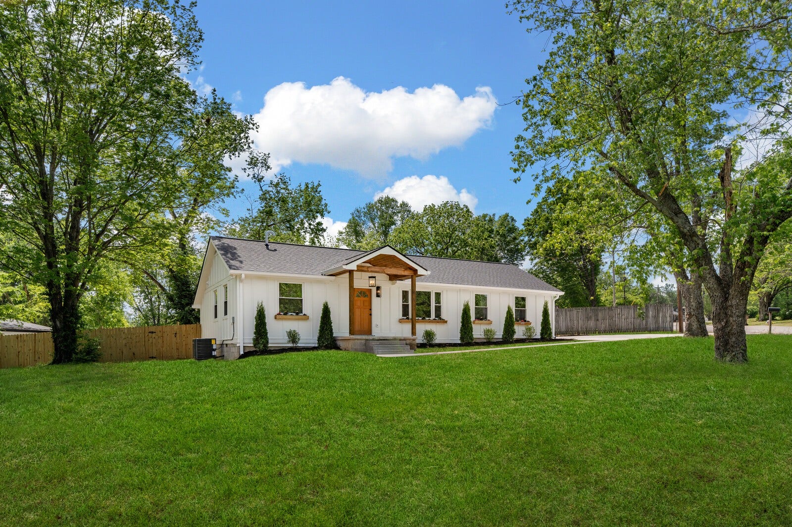 2935 Emery Dr, Nashville, TN 37214
