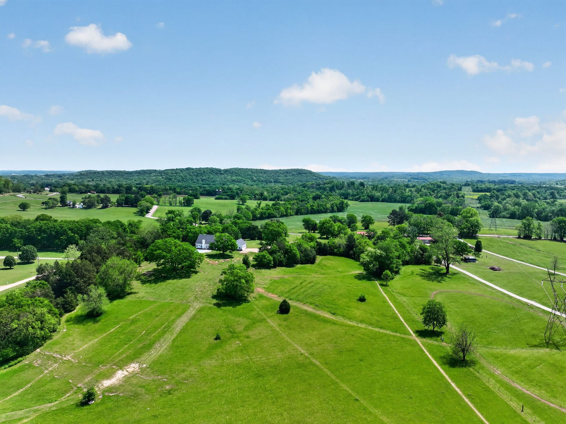 1641 Long Branch Ln, Mount Pleasant, TN 38474